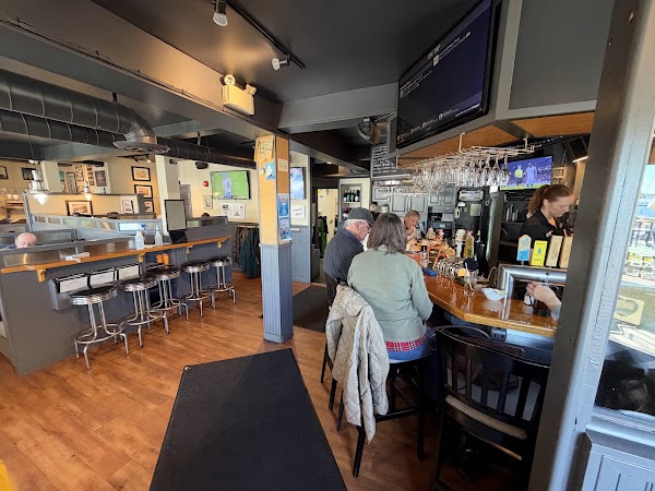Grand Banker Bar & Grill