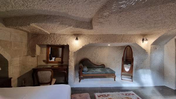 Artemis Cave Suites