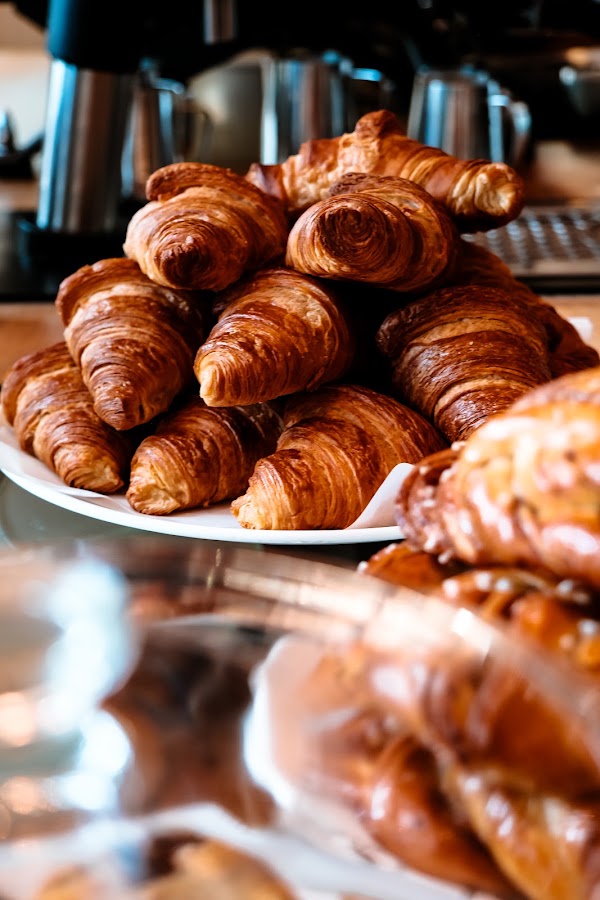 Coffee & Coconuts | Specialty Coffee | Pastry | Matcha | Food to go