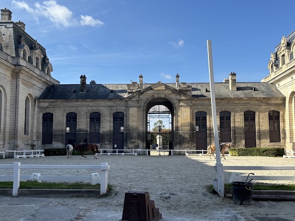 Grandes écuries du château de Chantilly
