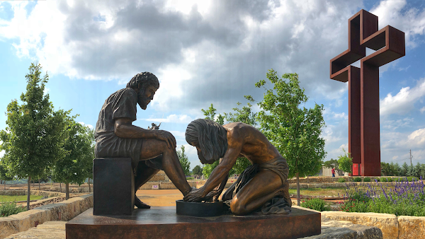 The Coming King Sculpture Prayer Gardens