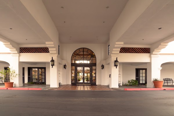 Oxford Suites Pismo Beach