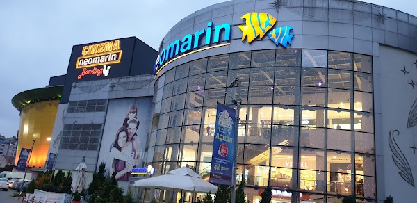 Neomarin Shopping Center