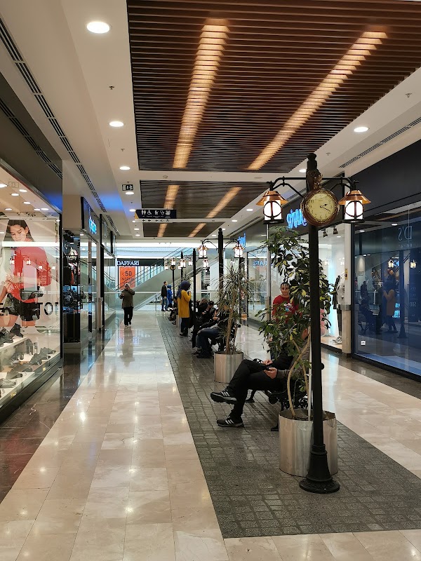 Neomarin Shopping Center