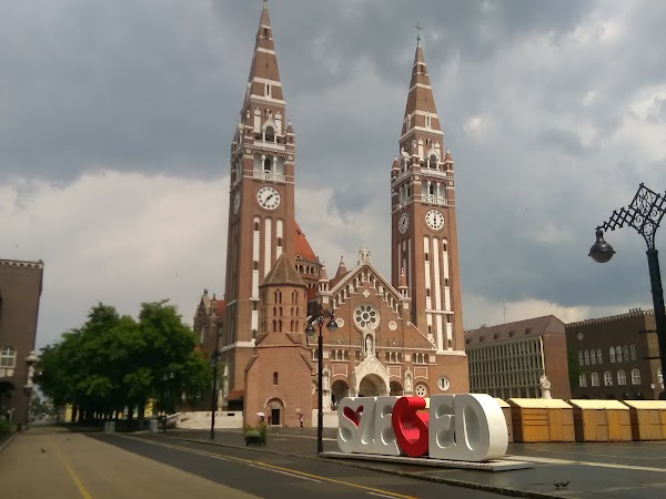 Dóm Tér