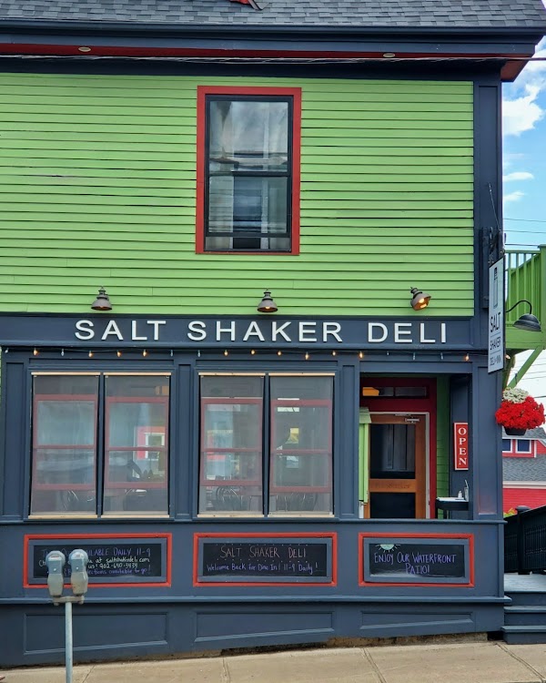 Salt Shaker Deli & Inn