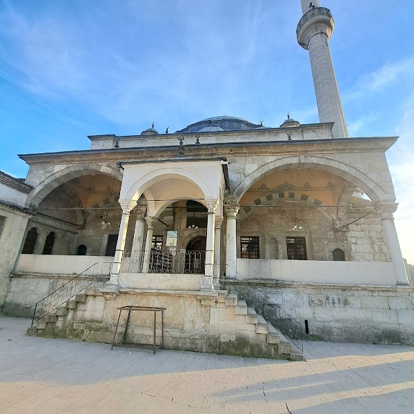İzzet Pasha Mosque