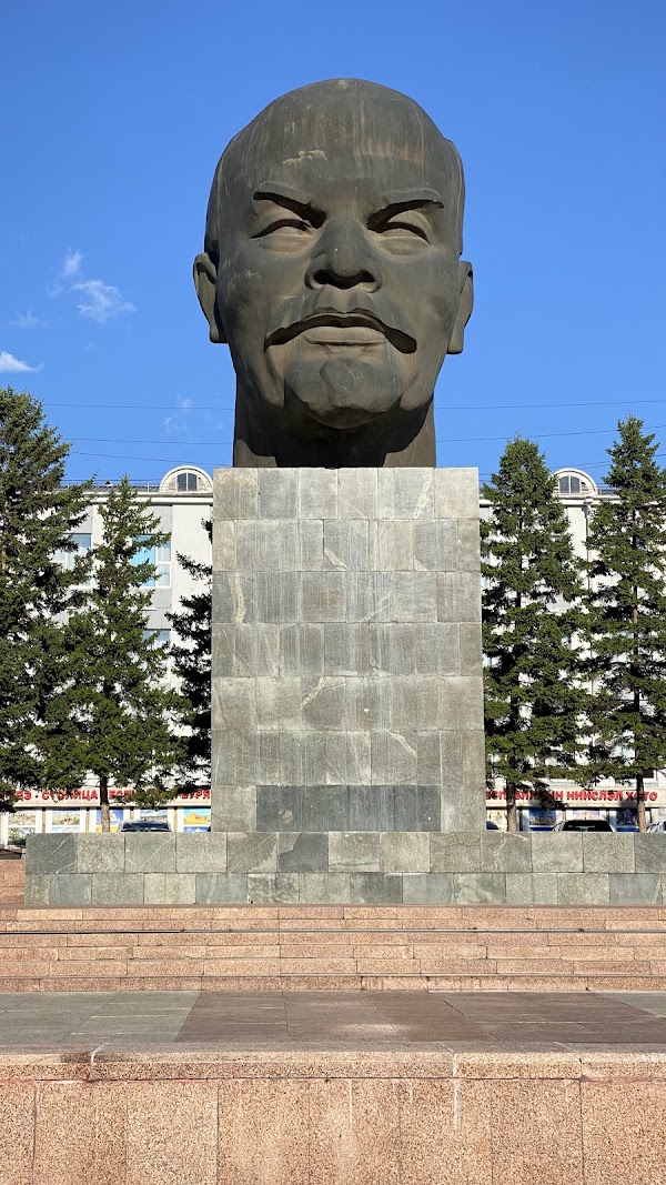 В.И. Ленин, Памятник