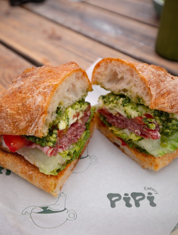 Pipi Middleton - Pipi Eatery & Pipi Stays