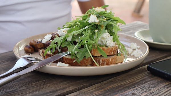Pipi Middleton - Pipi Eatery & Pipi Stays