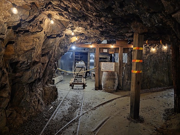 Long Tunnel Extended Gold Mine (Tours Daily)