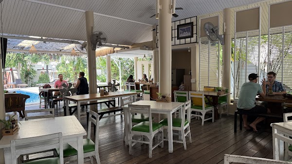 Greenlight Resort & Cafe