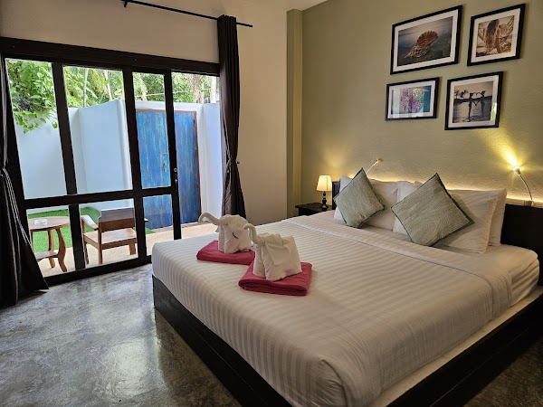 Greenlight Resort & Cafe
