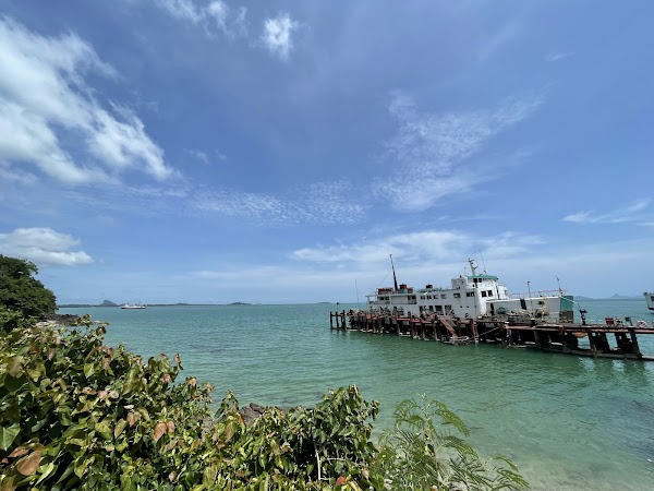 Raja Ferry Pier, Don Sak