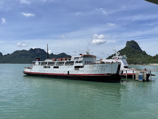 Raja Ferry Pier, Don Sak