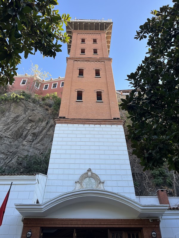 İzmir Historical Elevator Building