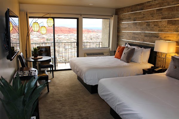 Inn on The Cliff St. George
