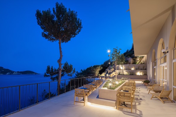Akrotiri Beach Resort Hotel