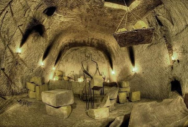 Naples Underground