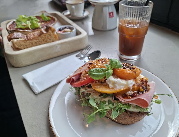 MAK Bread&Coffee