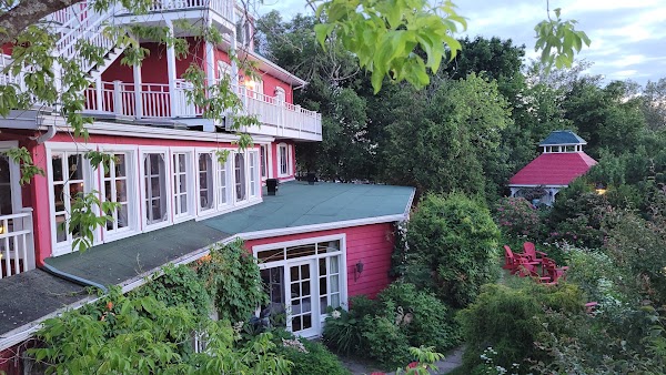 Le Mange Grenouille Restaurant/Auberge