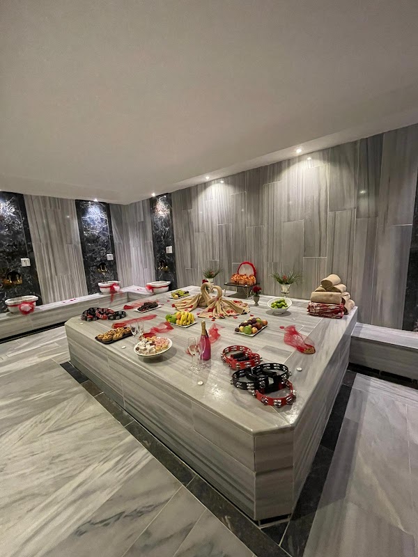 Mills Hotel Spa Center