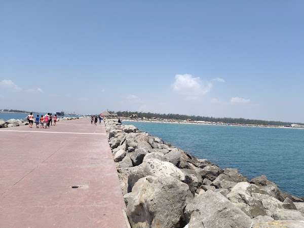 Escollera de Playa Miramar