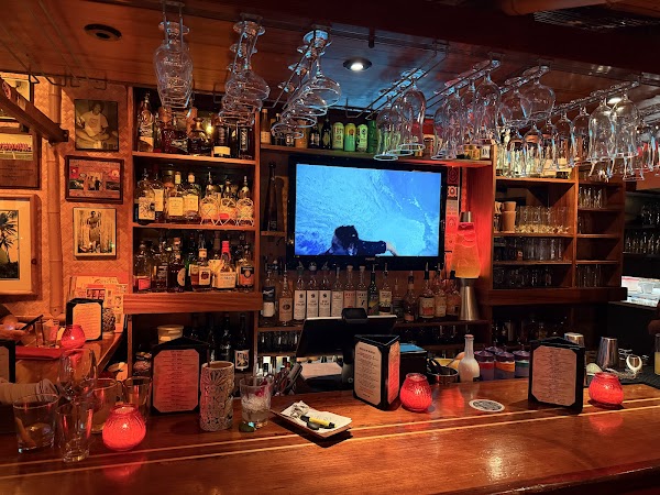 Hula's Island Grill
