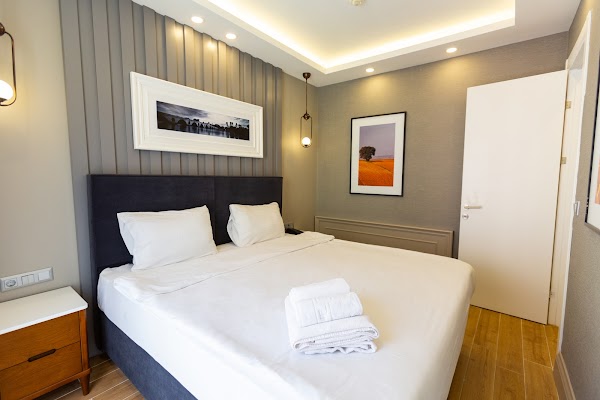 ALAN SUITES