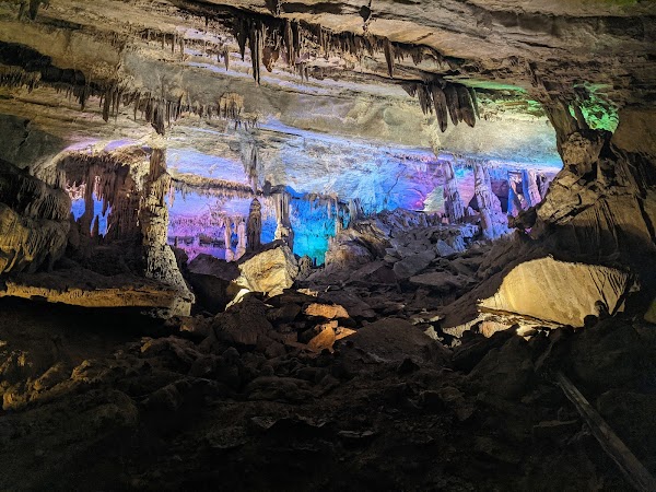 Penn's Cave and Wildlife Park