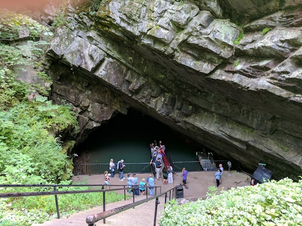Penn's Cave and Wildlife Park