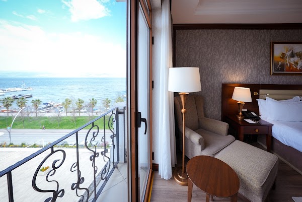 Wellborn Luxury Hotel