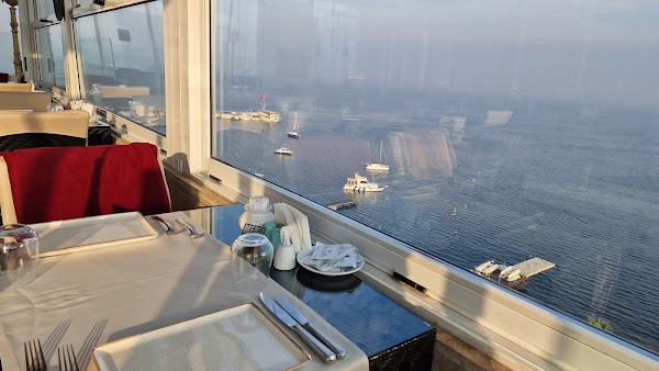 Wellborn Luxury Hotel