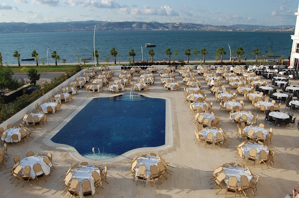 Wellborn Luxury Hotel