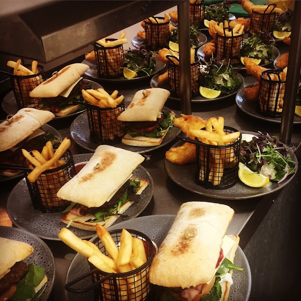 Portobello Hotel & Bistro