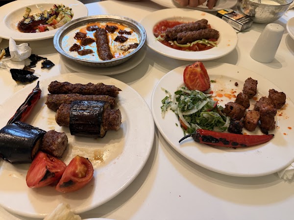 İmam Çağdaş Kebap Ve Baklava Salonu