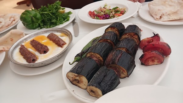 İmam Çağdaş Kebap Ve Baklava Salonu