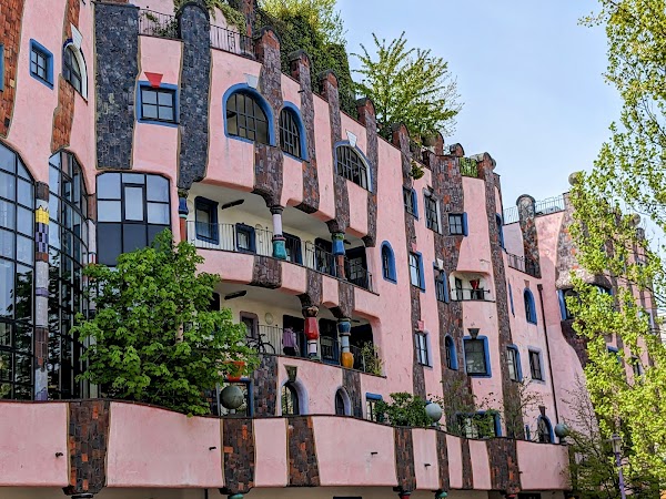 Hundertwassers "Grüne Zitadelle" von Magdeburg