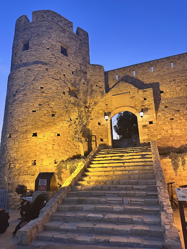 Güvercinada Kalesi (Küçükada)