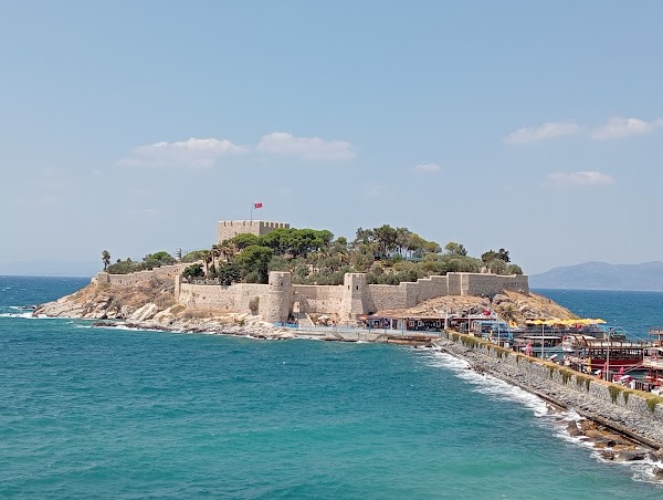 Güvercinada Kalesi (Küçükada)