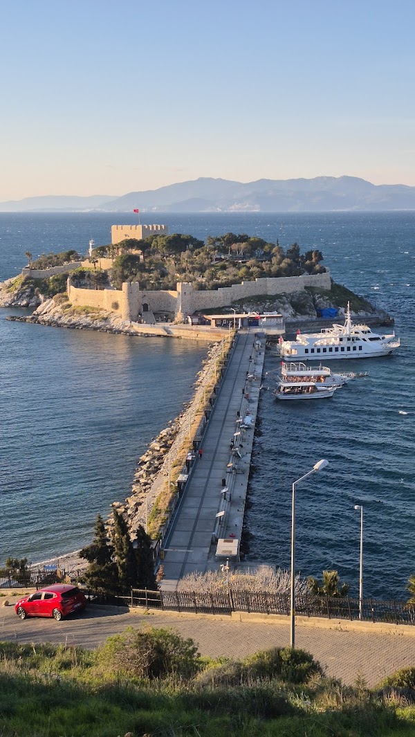 Güvercinada Kalesi (Küçükada)