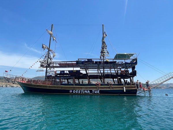 DESTİNA FOÇA TEKNE TURU - GÜNLÜK YEMEKLİ TUR ve SAATLİK TUR