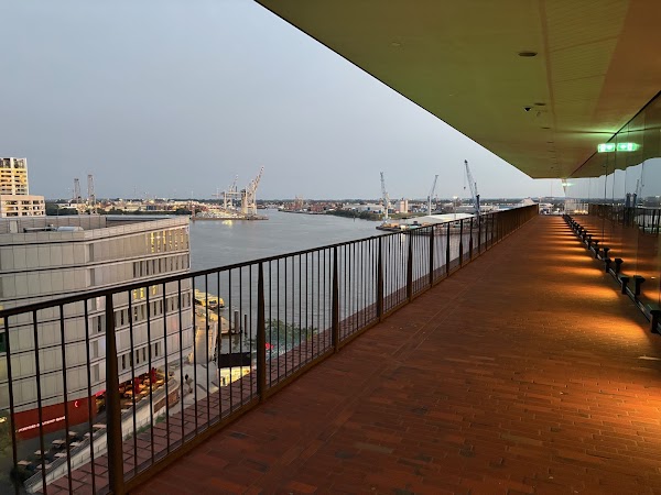 Elbphilharmonie Plaza