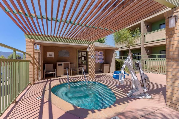 Best Western Plus Forest Park Inn