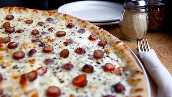 Pies & Pints - Fayetteville, WV
