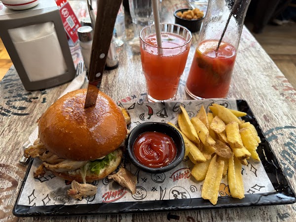 Happy Bar & Grill Victoria