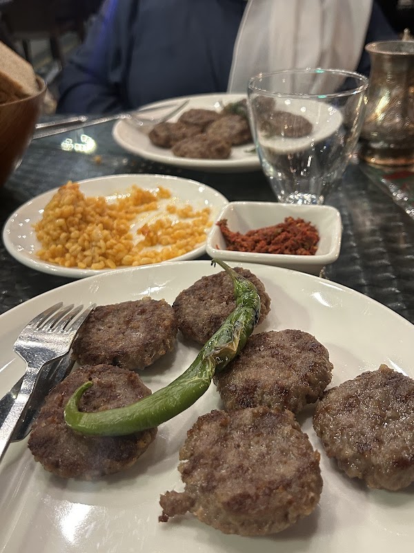 Cemilusta Akçaabat Köftecisi