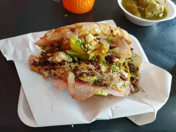 Tortas de la Barda Rene y su hijo Cepillin