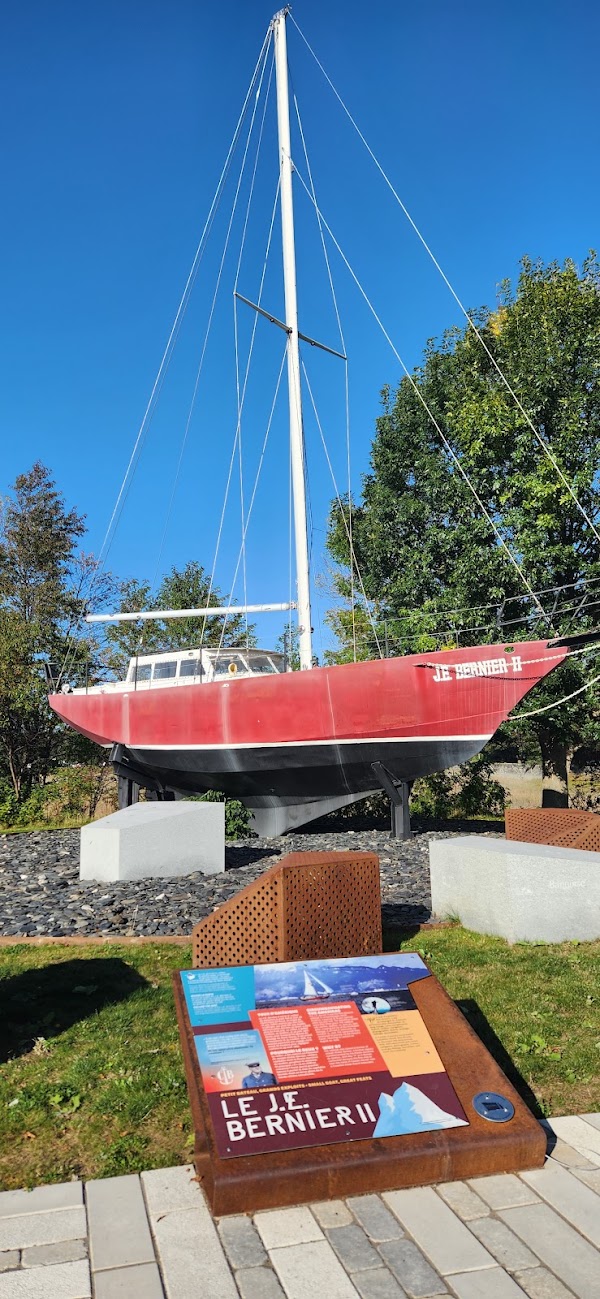 Musée maritime du Québec - Captain J. E. Bernier