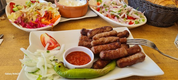 Özcanlar Köfte | Sahil Şube